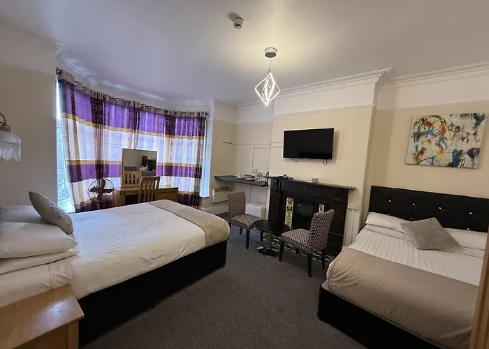 Diamonds בית הארחה 5*