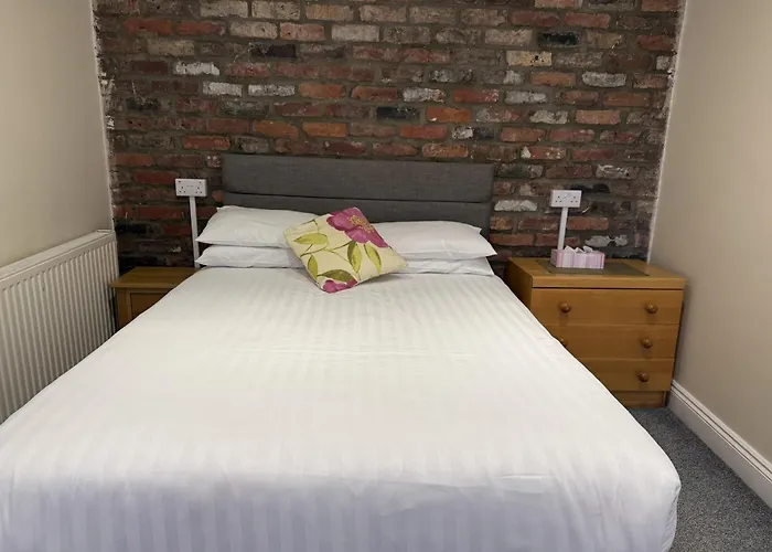 בית הארחה Diamonds יורק