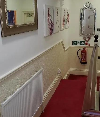 Diamonds בית הארחה 5*