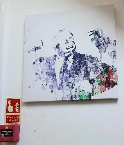 Diamonds בית הארחה יורק